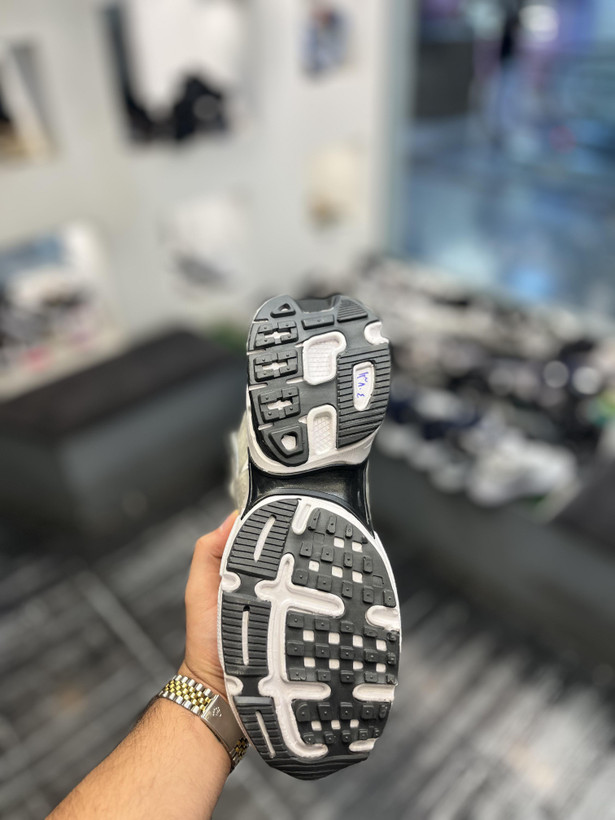 کتانی مردانه v2k سفید کد 13804